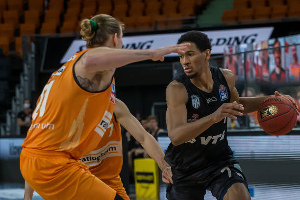 也让人们对 也让人们对