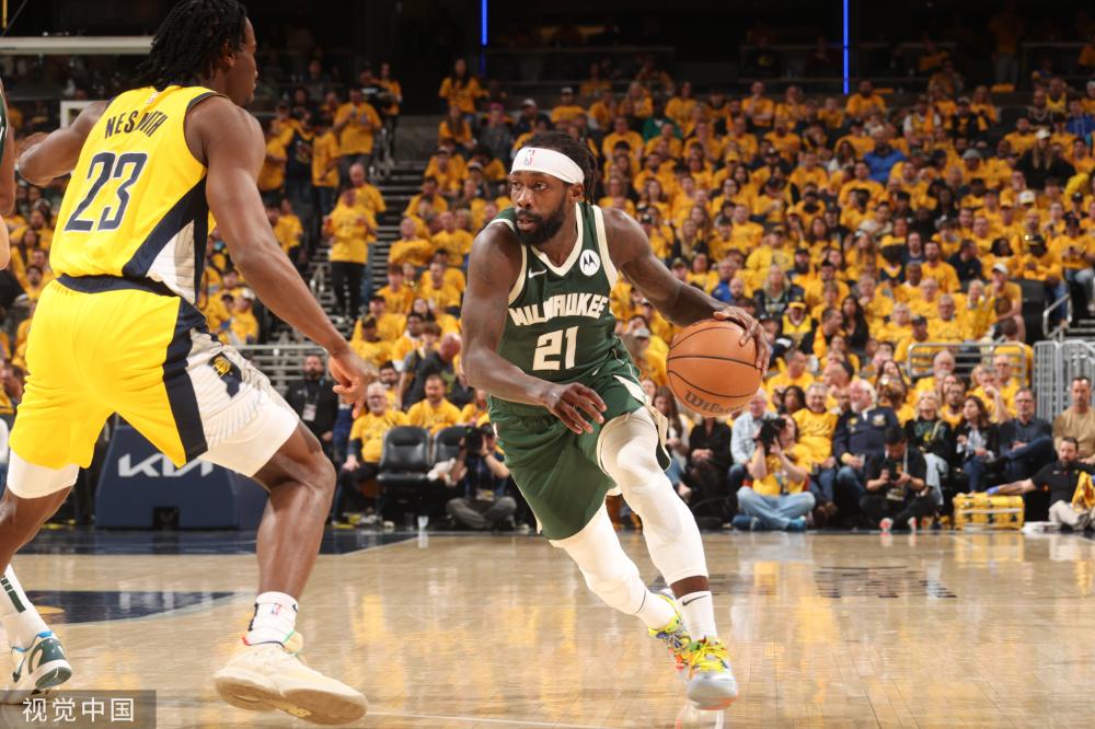 双手扣篮 双手扣篮